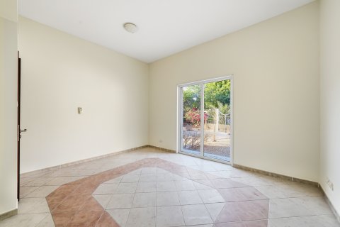 Vila u Dubai Investment Park, UAE 5 spavaćih soba, 555.28 m2 Br. 748541 - fotografija 4