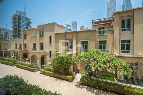 Lägenhet till försäljning i Dubai Marina, Dubai, UAE 3 sovrum, 216 kvm Nr. 643519 - fotografi 1