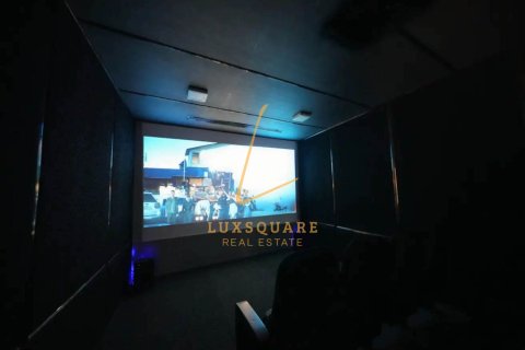 Villa te huur in Emirates Hills, Dubai, VAE 8 slaapkamers, 1486 vr.m., nr 700850 - foto 12