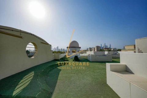 Villa te huur in Emirates Hills, Dubai, VAE 8 slaapkamers, 1486 vr.m., nr 700850 - foto 25