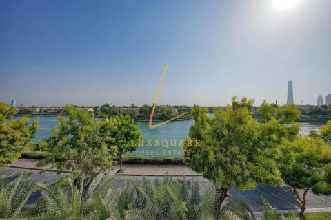 Villa te huur in Emirates Hills, Dubai, VAE 8 slaapkamers, 1486 vr.m., nr 700850 - foto 26