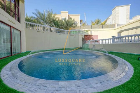 Villa te huur in Emirates Hills, Dubai, VAE 8 slaapkamers, 1486 vr.m., nr 700850 - foto 11