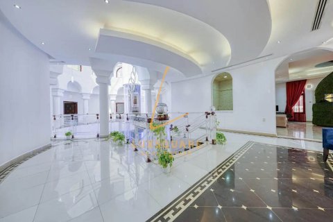 Villa te huur in Emirates Hills, Dubai, VAE 8 slaapkamers, 1486 vr.m., nr 700850 - foto 15