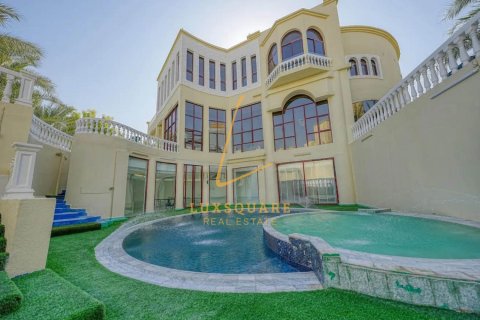 Villa te huur in Emirates Hills, Dubai, VAE 8 slaapkamers, 1486 vr.m., nr 700850 - foto 10