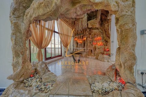 Villa te huur in Emirates Hills, Dubai, VAE 8 slaapkamers, 1486 vr.m., nr 700850 - foto 5