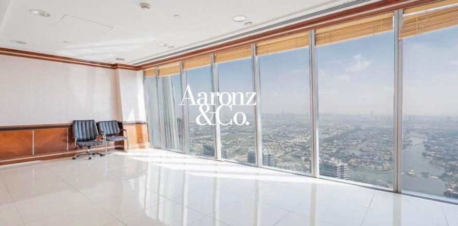 Zyrë në Jumeirah Lake Towers, Dubai, Emiratet e Bashkuara Arabe 630 m2. № 708718