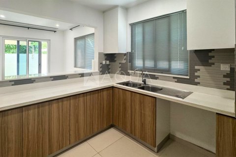 Adosado en alquiler en Dubai Land, Dubai, EAU 4 dormitorios, 250.4 m2 № 652019 - foto 3