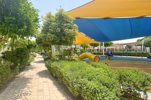 Adosado en alquiler en Dubai Land, Dubai, EAU 4 dormitorios, 250.4 m2 № 652019 - foto 9