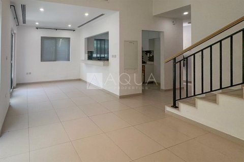 Adosado en alquiler en Dubai Land, Dubai, EAU 4 dormitorios, 250.4 m2 № 652019 - foto 2