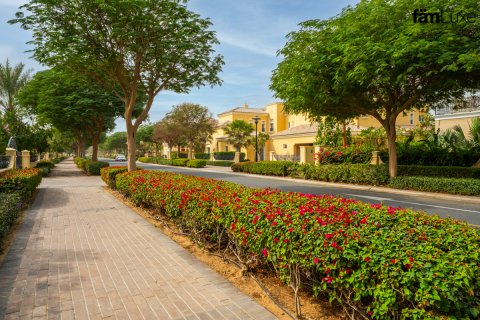 Villa te koop in Dubai, VAE 6 slaapkamers, 1718.1 vr.m., nr 669841 - foto 14