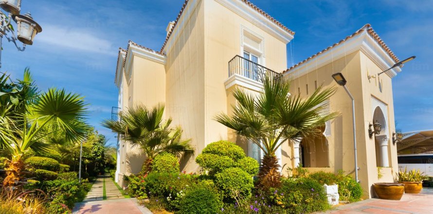 Villa in Dubai, VAE 6 slaapkamers, 1718.1 vr.m. nr 669841