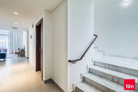 Shtëpi në qytet në Dubai, Emiratet e Bashkuara Arabe 3 dhoma gjumi, 273.5 m2. № 635802 - Foto 17