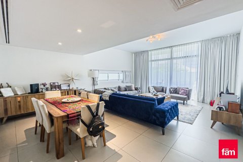 Shtëpi në qytet në Dubai, Emiratet e Bashkuara Arabe 3 dhoma gjumi, 273.5 m2. № 635802 - Foto 2