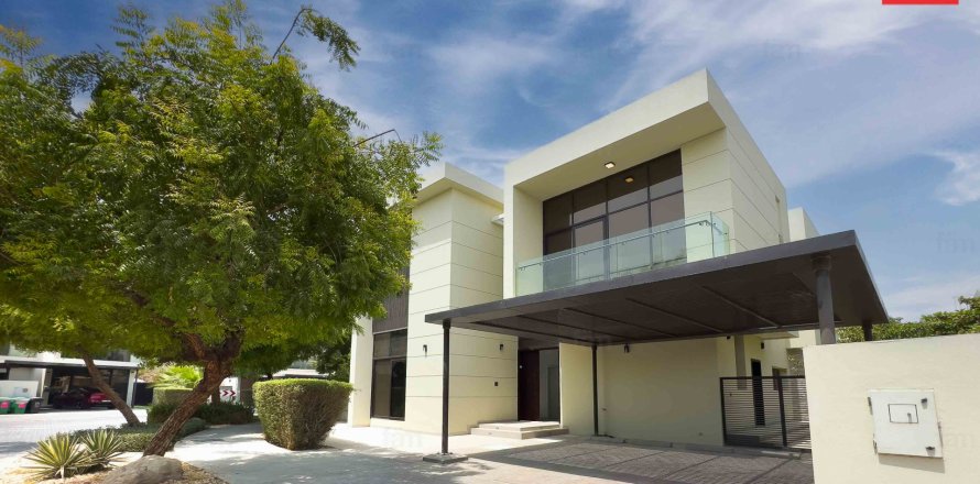Villa asukohaga Dubai, AÜE: 5 magamistoaga, 479.9 m² Nr 635799