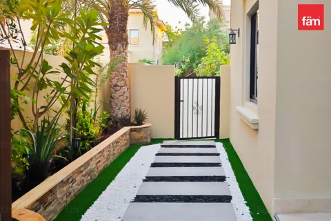 Villa in Reem, Dubai, UAE 4 bedrooms, 264 sq.m. № 635796 - photo 21