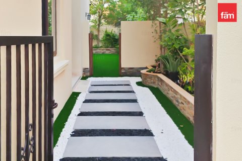 Villa in Reem, Dubai, UAE 4 bedrooms, 264 sq.m. № 635796 - photo 22