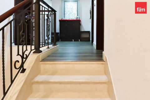 Villa in Reem, Dubai, UAE 4 bedrooms, 264 sq.m. № 635796 - photo 16