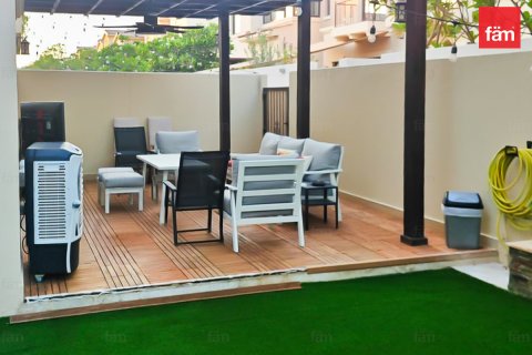 Villa in Reem, Dubai, UAE 4 bedrooms, 264 sq.m. № 635796 - photo 20