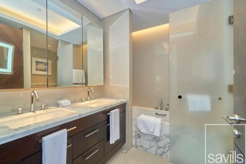 דירה להשכרה ב Downtown Dubai (Downtown Burj Dubai), Dubai, איחוד האמירויות  3 חדרי שינה, 225 מ"ר, מספר 635447 - תמונה 8