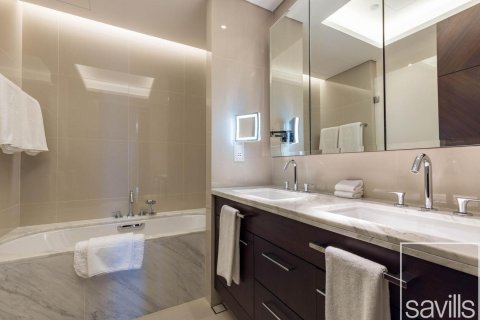 דירה להשכרה ב Downtown Dubai (Downtown Burj Dubai), Dubai, איחוד האמירויות  3 חדרי שינה, 225 מ"ר, מספר 635447 - תמונה 15