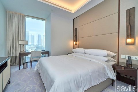דירה להשכרה ב Downtown Dubai (Downtown Burj Dubai), Dubai, איחוד האמירויות  3 חדרי שינה, 225 מ"ר, מספר 635447 - תמונה 7
