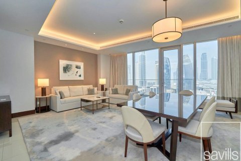 דירה להשכרה ב Downtown Dubai (Downtown Burj Dubai), Dubai, איחוד האמירויות  3 חדרי שינה, 225 מ"ר, מספר 635447 - תמונה 1