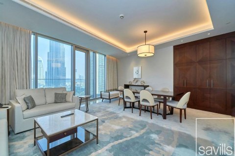 דירה להשכרה ב Downtown Dubai (Downtown Burj Dubai), Dubai, איחוד האמירויות  3 חדרי שינה, 225 מ"ר, מספר 635447 - תמונה 2
