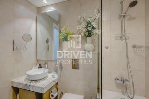 Apartment in Business Bay, Dubai, UAE 2 bedrooms, 79.25 sq.m. № 746661 - photo 11