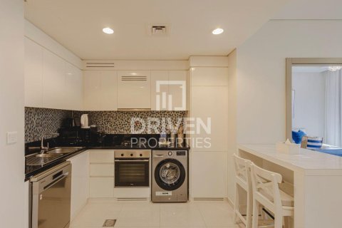 Apartment in Business Bay, Dubai, UAE 2 bedrooms, 79.25 sq.m. № 746661 - photo 5