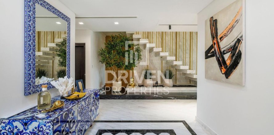 Вилла в Джумейра, Дубай, ОАЭ 5 спален, 757м2 № 655318