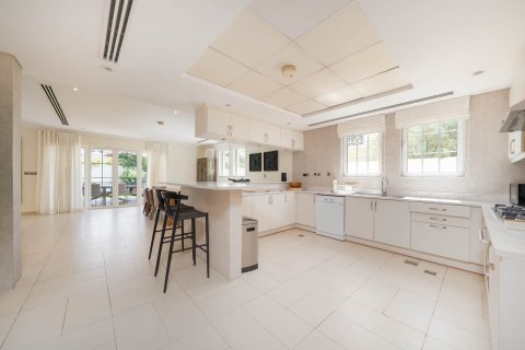 Villa te huur in Jumeirah Park, Dubai, VAE 4 slaapkamers, 471.02 vr.m., nr 750515 - foto 8