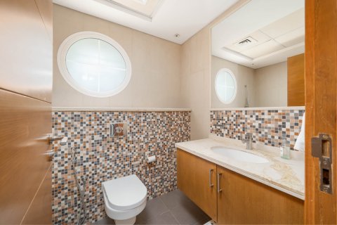 Villa te huur in Jumeirah Park, Dubai, VAE 4 slaapkamers, 471.02 vr.m., nr 750515 - foto 15