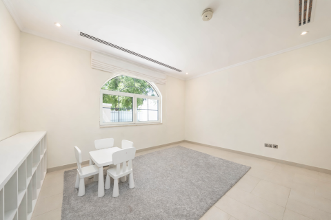 Villa te huur in Jumeirah Park, Dubai, VAE 4 slaapkamers, 471.02 vr.m., nr 750515 - foto 11