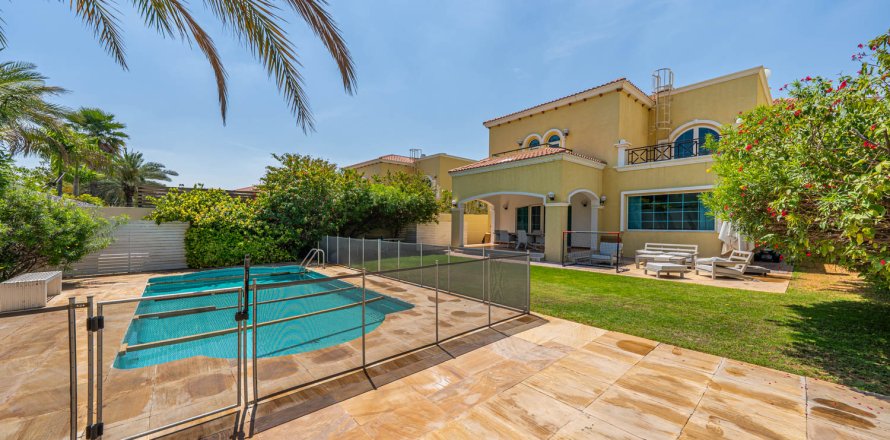 Villa in Jumeirah Park, Dubai, VAE 4 slaapkamers, 471.02 vr.m. nr 750515