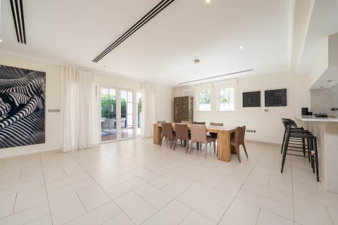 Villa te huur in Jumeirah Park, Dubai, VAE 4 slaapkamers, 471.02 vr.m., nr 750515 - foto 3