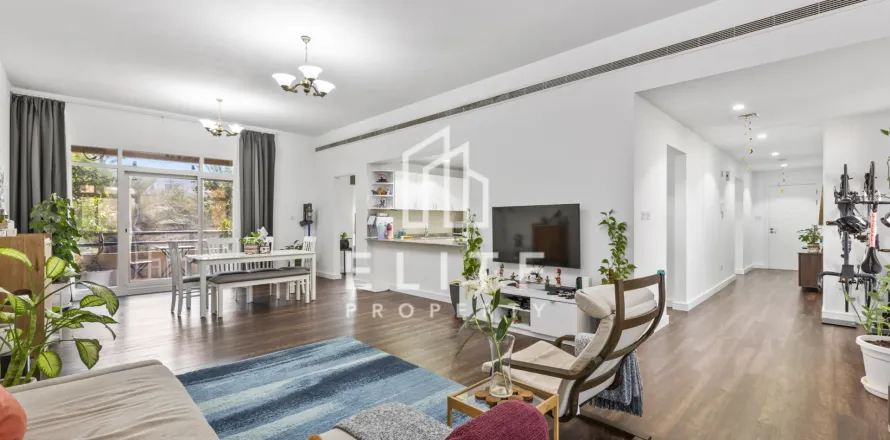 Korter asukohaga Greens, Dubai, AÜE: 2 magamistoaga, 146 m² Nr 647570