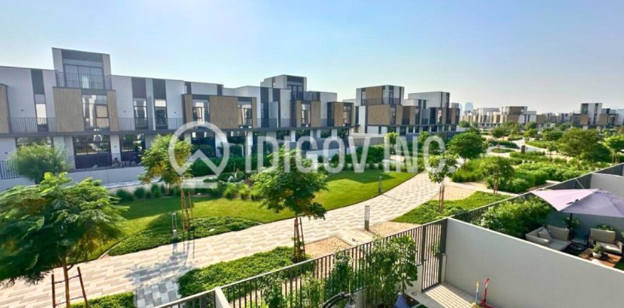 Mudon、Dubai、UAEにあるタウンハウス 4ベッドルーム、254 m2 No647324