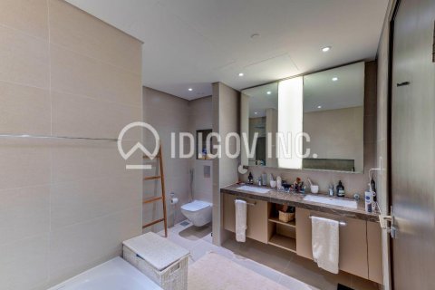 Apartamento para arrendamento em Downtown Dubai (Downtown Burj Dubai), Dubai, EAU 2 quartos, 161 m2 № 647322 - foto 18