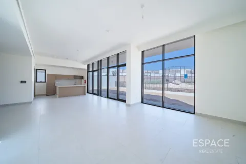 Al Furjan, Dubai, UAE의 판매용 빌라 침실 5개, 453제곱미터 번호 649558 - 사진 2