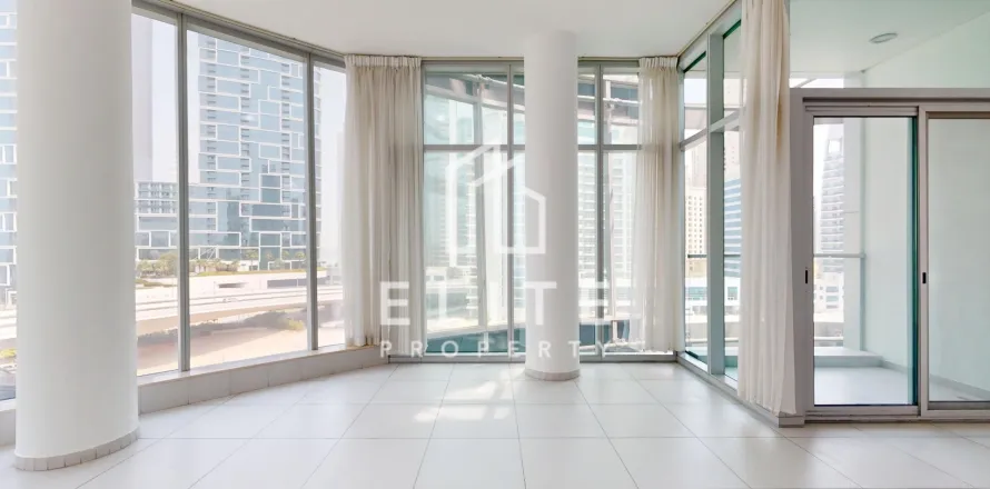 Apartment in Dubai, UAE 2 bedrooms, 105 sq.m. № 647507