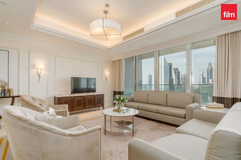 Appartement te huur in Downtown Dubai (Downtown Burj Dubai), Dubai, VAE 4 slaapkamers, 269.5 vr.m., nr 735363 - foto 1