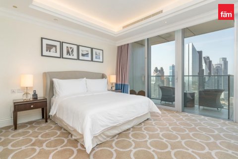 Appartement te huur in Downtown Dubai (Downtown Burj Dubai), Dubai, VAE 4 slaapkamers, 269.5 vr.m., nr 735363 - foto 15