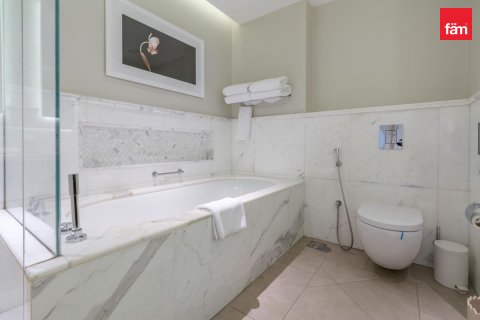 Appartement te huur in Downtown Dubai (Downtown Burj Dubai), Dubai, VAE 4 slaapkamers, 269.5 vr.m., nr 735363 - foto 19