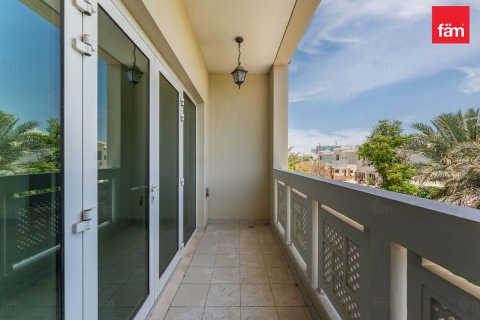 Vila di Al Furjan, Dubai, UAE 4 bilik tidur, 644.5 meter persegi № 713065 - foto 17