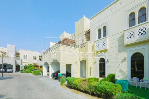 Kuća u nizu u Dubai, UAE 322.2 m2, 4 spavaćih soba Br. 710776