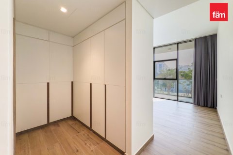 Villa in Dubai, UAE 4 bedrooms, 324 sq.m. № 668964 - photo 8