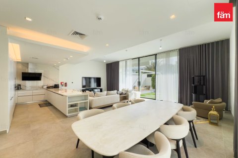 Villa in Dubai, UAE 4 bedrooms, 324 sq.m. № 668964 - photo 24