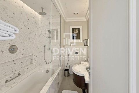 Apartamento para arrendamento em Downtown Dubai (Downtown Burj Dubai), Dubai, EAU 2 quartos, 162.67 m2 № 762568 - foto 17