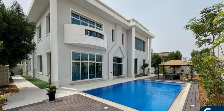 Villa itt: Al Quoz, Dubai, EAE, 7 hálószoba, 929 m², azonosító: 698104