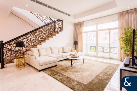 Villa itt: Al Quoz, Dubai, EAE, 7 hálószoba, 929 m², azonosító: 698104 - fénykép 9